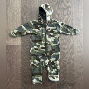 Cabela's Size 3-6 month Baby Boy's Fleece Bunting Suit